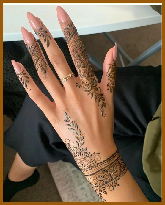 Highlighted Petals In Khafif Back Hand Layout Khafif (Minimal) Back Hand Mehndi Design